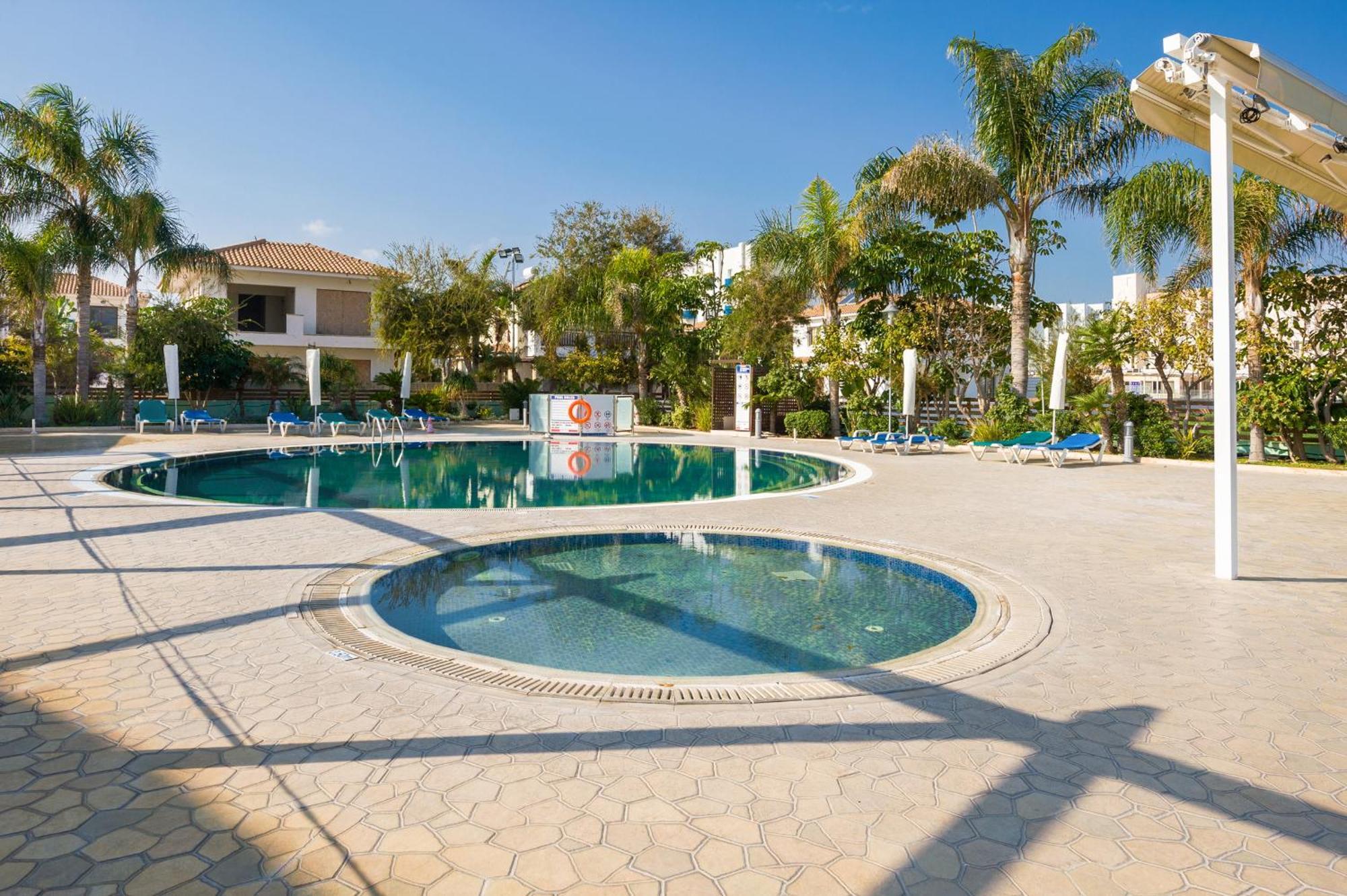 Villa Oasis Pernera 外观 照片