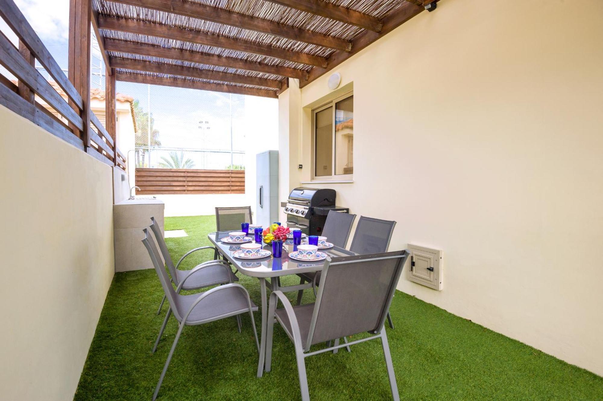 Villa Oasis Pernera 外观 照片
